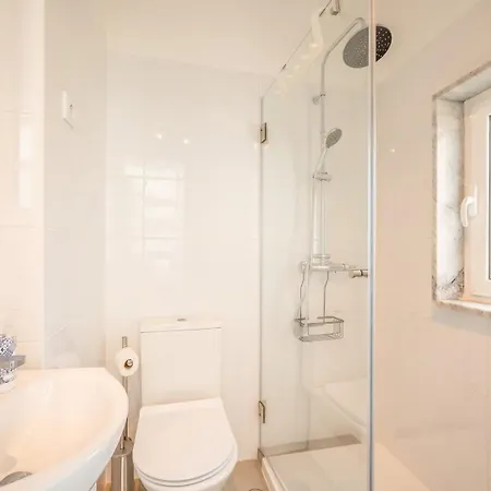 Guestready - Captain's 2e Near Alfama Lisbona