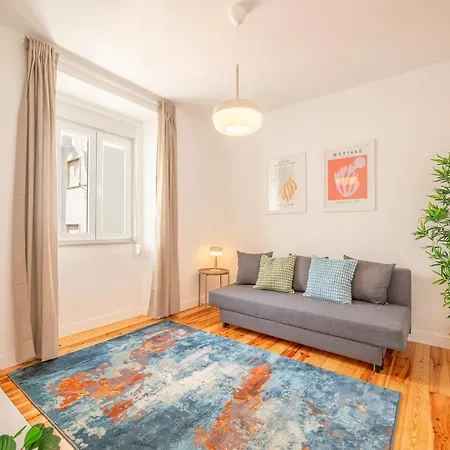 Appartamento Guestready - Captain's 2e Near Alfama Lisbona
