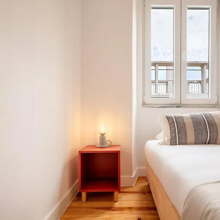 Appartamento Guestready - Captain's 2e Near Alfama Lisbona